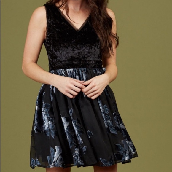 Altar'd State Dresses & Skirts - Altar’d State Formal Crushed Velvet Floral Dress